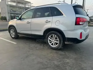Kia Sorento LX 4dr SUV (2.4L 4cyl 6A) 2014 Silver