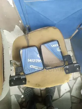 Mitsubishi Pickup Pair