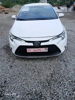 Toyota Corolla LE 2022 White