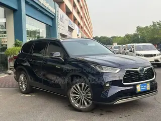 Toyota Highlander XLE 2022 Blue