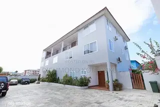 3bdrm Penthouse in Kofi'S Realty, Accra Metropolitan for sale
