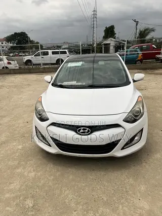 Hyundai Elantra Limited 4dr Sedan (1.8L 4cyl 6A) 2015 White