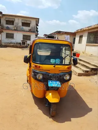 Bajaj RE 2026 Yellow