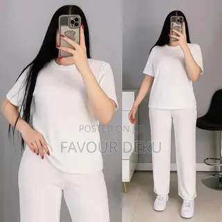 Quality Ladies 2 Piece Set.