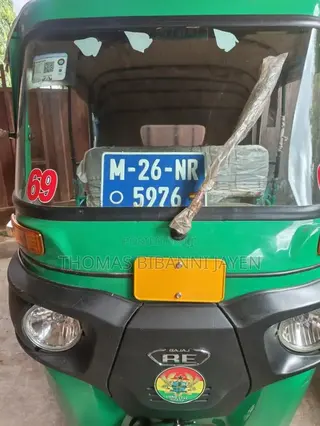 Bajaj RE 2022 Green