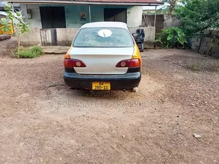 Toyota Corolla 2001 Silver