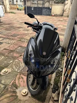 Yamaha Majesty 2012 Black