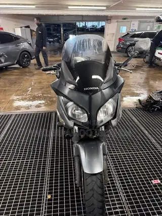 Honda CB 2005 Gray