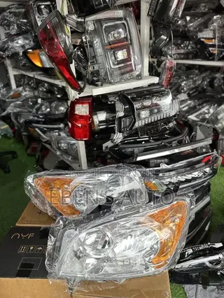 Toyota RAV4 2010, 2011,2012,2013 Headlight/ Headlamps