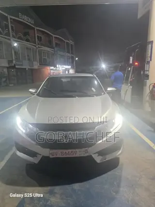 Honda Civic EX Hatchback 2018 Gray