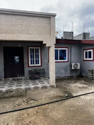 4bdrm House in Lakeside Estate, Ashaley Botwe for sale