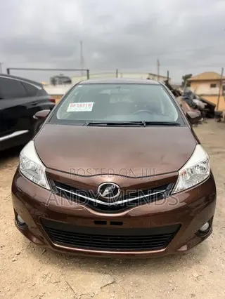 Toyota Vitz 1.3 FWD 5dr 2012 Brown