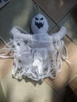 Hanging Flying Ghost Halloween Decoration With Mesh Streamers