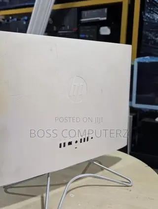 Desktop Computer HP 200 G4 22 All-in-One 8GB Intel Core i5 SSD 256GB