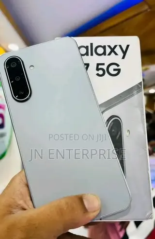 New Samsung Galaxy A17 5G 256 GB Gray