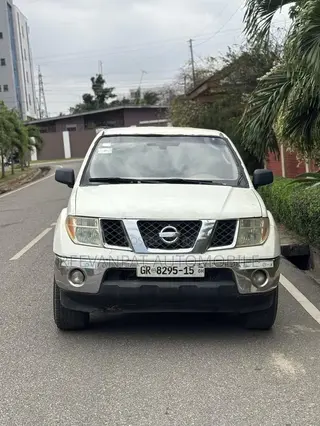 Nissan Frontier 2007 White
