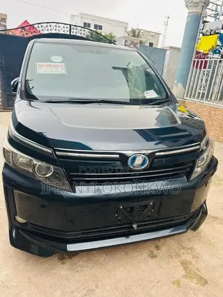 Toyota Voxy Hybrid X 2WD 7-Seater 2015 Black
