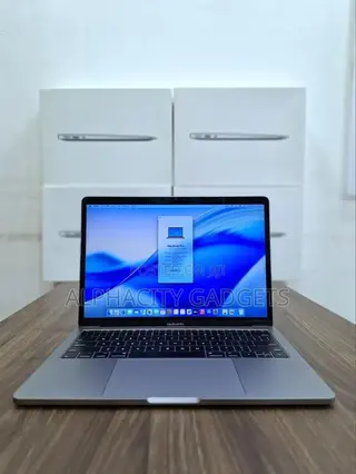 Laptop Apple MacBook Pro 2017 16GB Intel Core i5 SSD 256GB