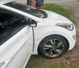 Hyundai Elantra Limited Sedan FWD (1.8L 4cyl 6A) 2016 White