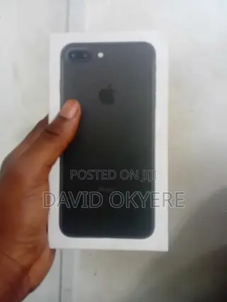New Apple iPhone 7 Plus 128 GB Black
