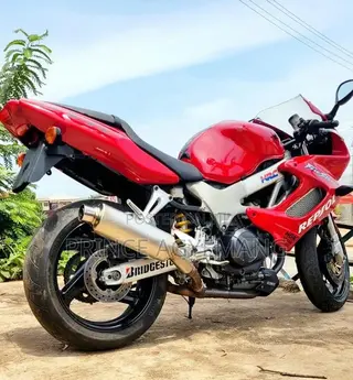 Honda 2001 Red