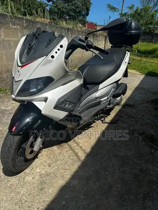 Aprilia SR 2016 White