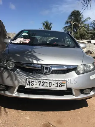 Honda Civic 1.8 5 Door Automatic 2011 Silver