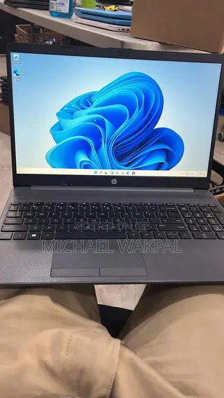Laptop HP 15s 8GB AMD Ryzen 3 SSD 256GB