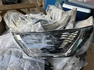 Nissan Qashqai 2017,2018,2019,2020 Front Shells (Grill)