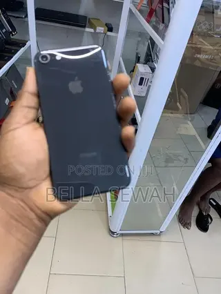 Apple iPhone 8 64 GB Black