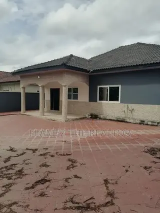 3bdrm House in Koans Estate, Amasaman for rent