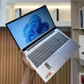 Laptop Lenovo IdeaPad 330 12GB AMD Ryzen 5 SSHD (Hybrid) 256GB