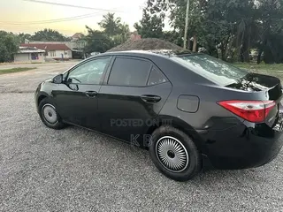 Toyota Corolla 2016 Black