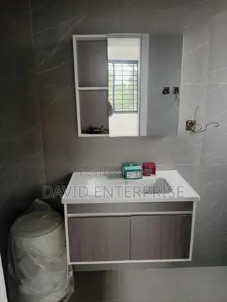 Cabinet Basin With Mirror