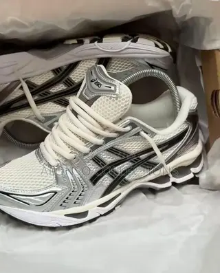 Asics Gel Kanayo 14 Metallic Silver