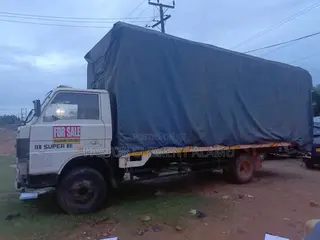 Swaraj Madza Kia Truck
