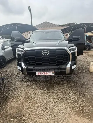 Toyota Tundra SR5 CrewMax 6.5' Bed 2024 Black