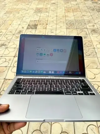 Laptop Apple MacBook Pro 2020 16GB Intel Core i5 SSD 250GB