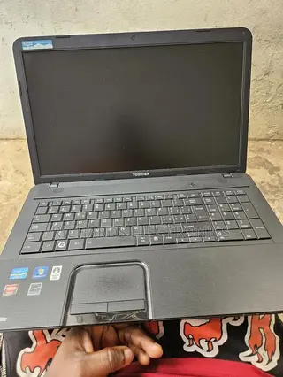 Laptop Toshiba Satellite Pro C650 4GB Intel Core i3 HDD 500GB