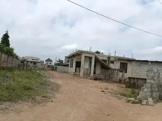 5bdrm House in Police Station for sale