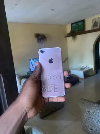 Apple iPhone 7 32 GB Purple