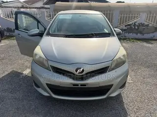 Toyota Vitz 2013 Silver