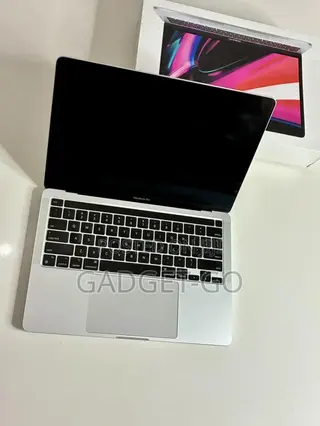 Laptop Apple MacBook Pro 2022 M2 8GB Apple M2 SSD 256GB