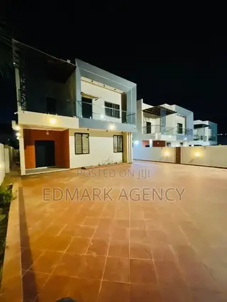 4bdrm House in Oyerifa, Accra Metropolitan for sale