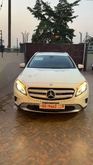 Mercedes-Benz GLA 250 SV Premium 2014 White