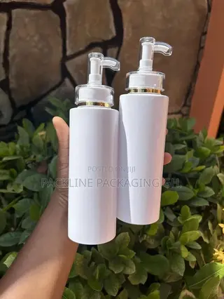 White Cosmetics Lotion Bottles With White Acrylic Pump