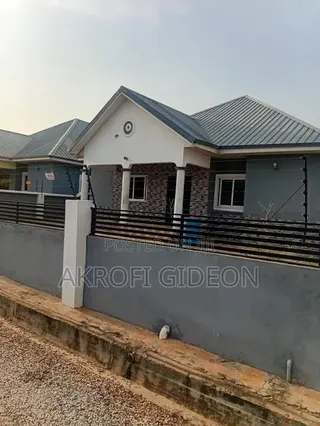 3bdrm House in Adom Estate, Tema Metropolitan for sale