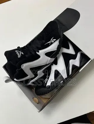 Reebok Camicazy Black and White