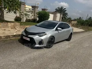 Toyota Corolla XSE (1.8L 4cyl 2A) 2019 Gray