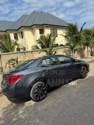Toyota Corolla 2018 Gray
